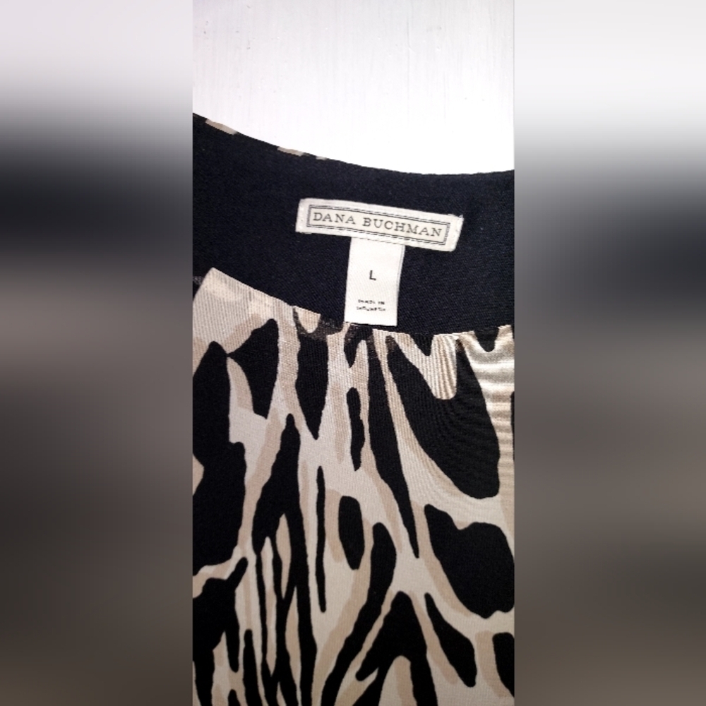 Dana Buchman printed blouse - Picture 3 of 3